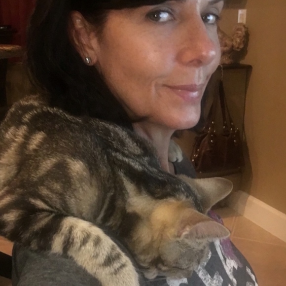 Meet your Posher, Christie - Picture 5 of 7